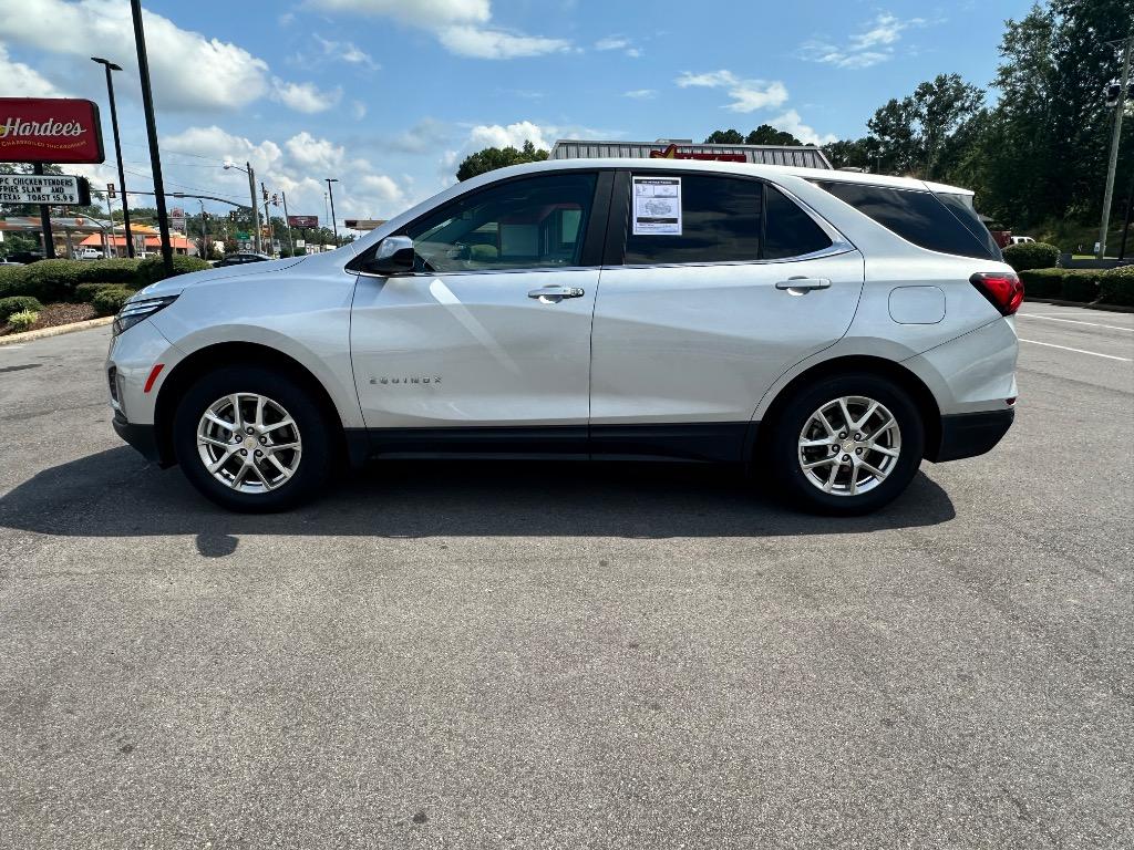 2022 Chevrolet Equinox LT's photo