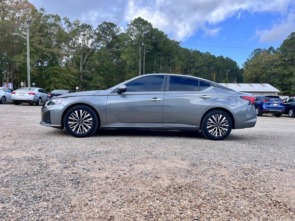 2023 Nissan Altima SV