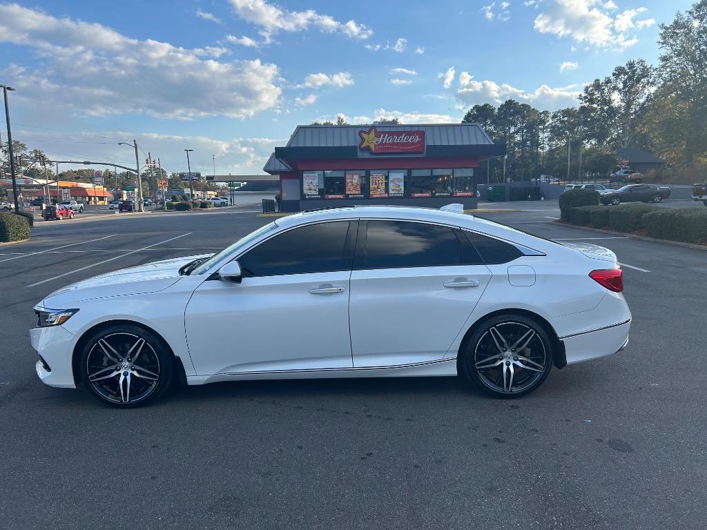 2022 Honda Accord Touring's photo