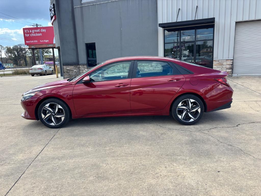 2023 Hyundai Elantra SEL's photo