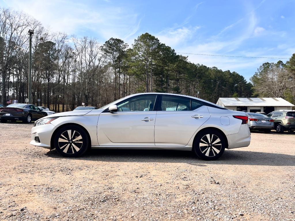 2021 Nissan Altima SV's photo
