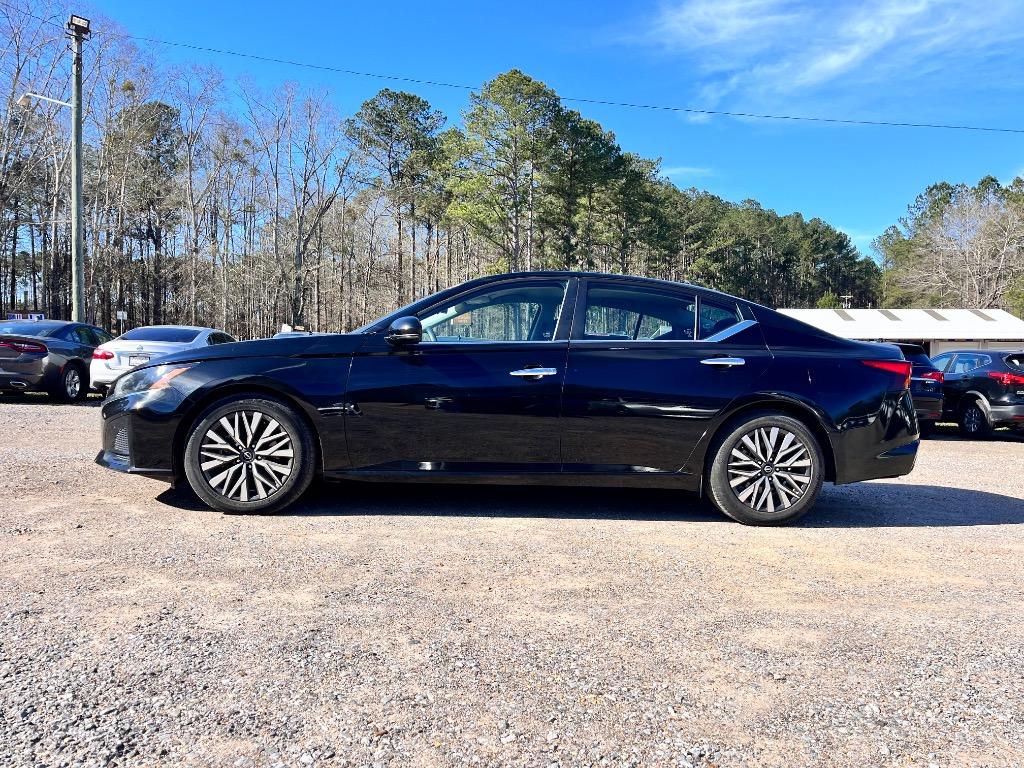 2023 Nissan Altima SV