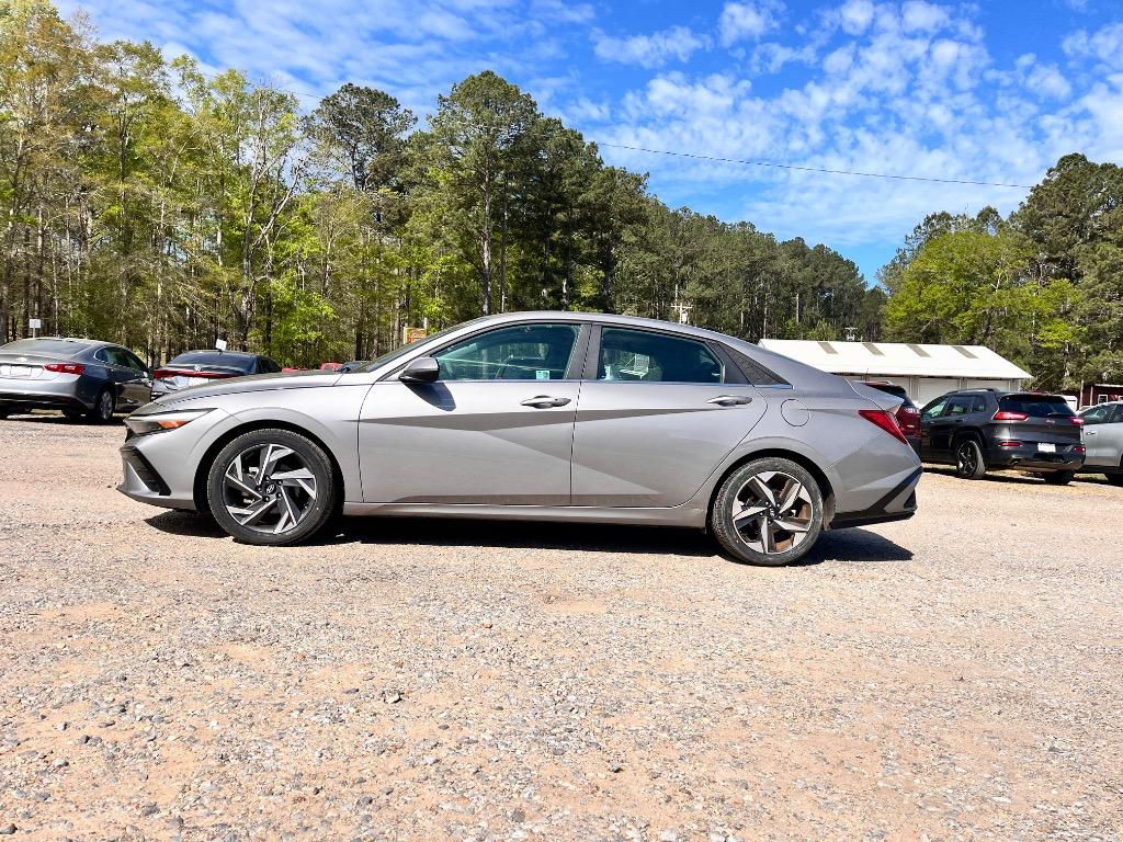2024 Hyundai Elantra 2.0 SEL IVT's photo